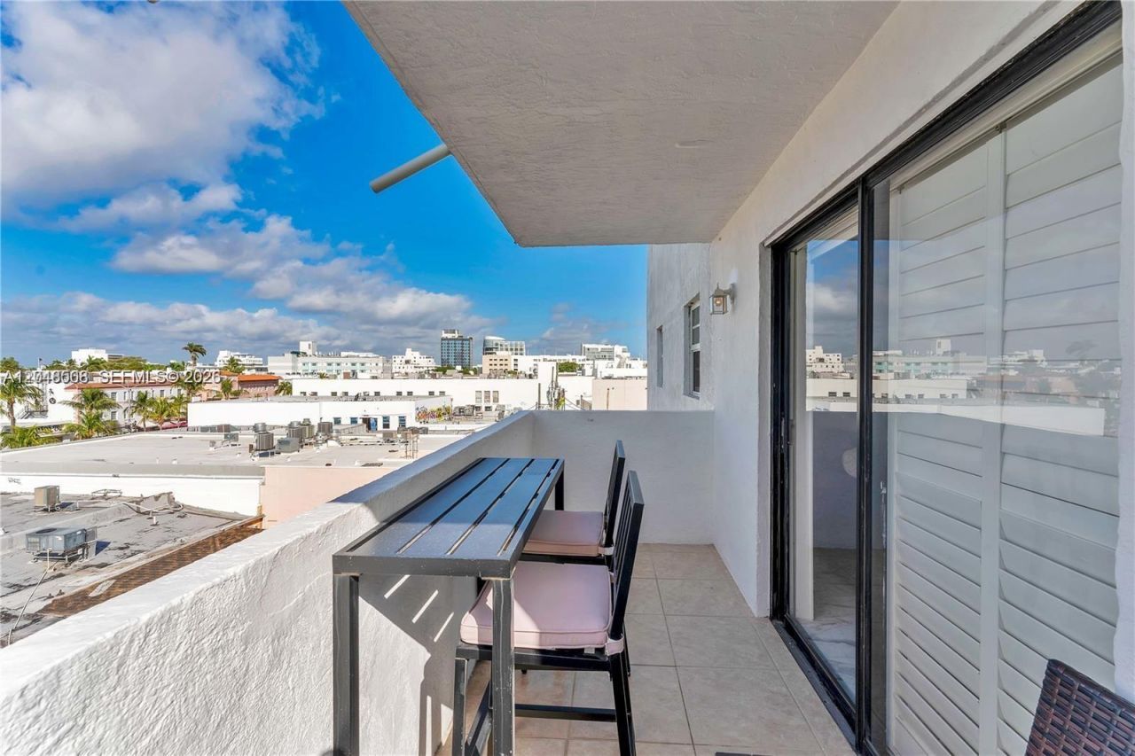 1418 Collins Ave, Unit 504, Miami Beach, FL 33139 Photo