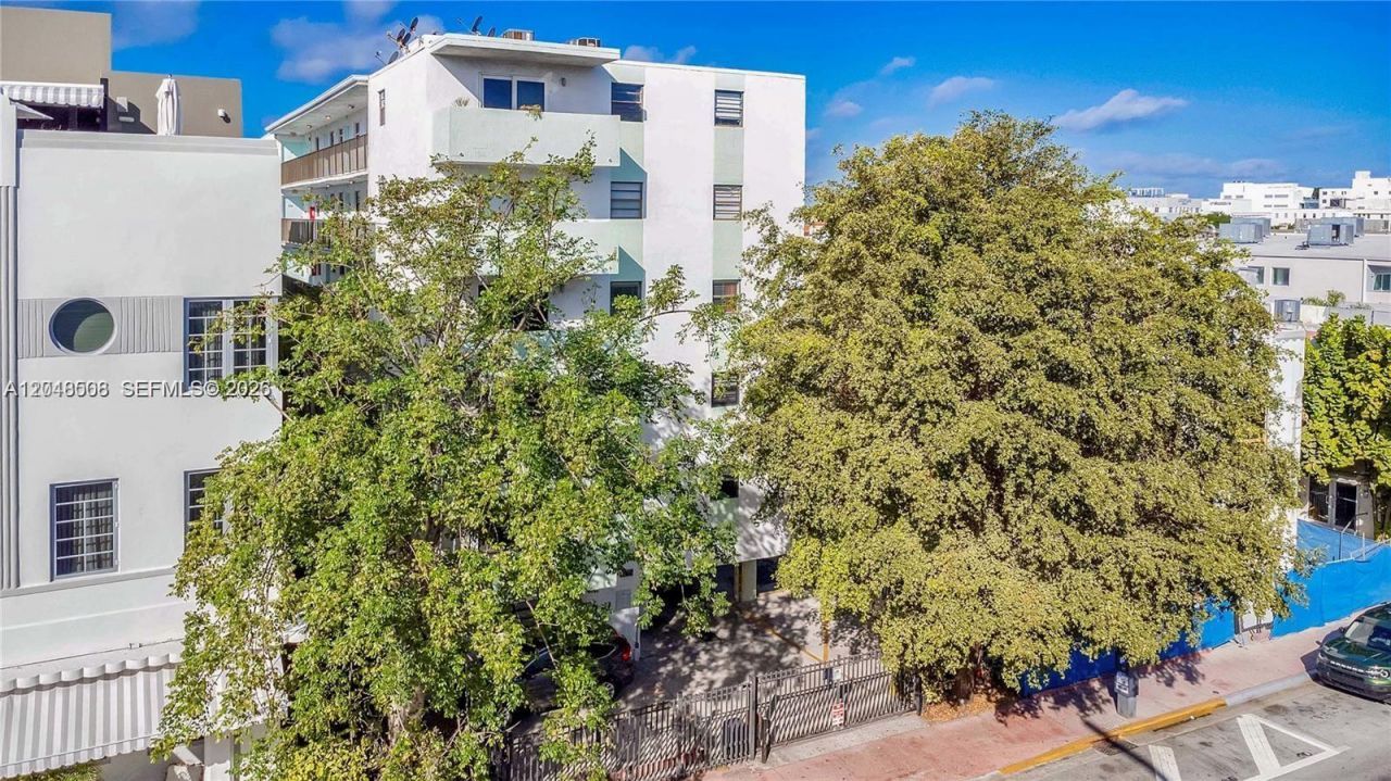 1418 Collins Ave, Unit 504, Miami Beach, FL 33139 Photo