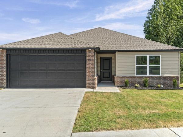 906 Magnolia Springs Drive, Searcy, AR 72143