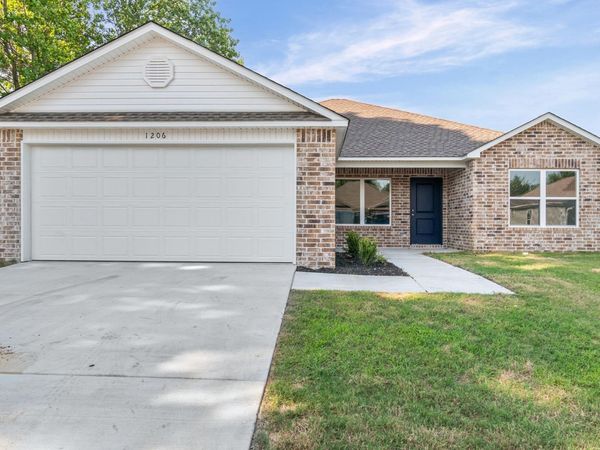 1206 Manor Oaks Boulevard, Searcy, AR 72143