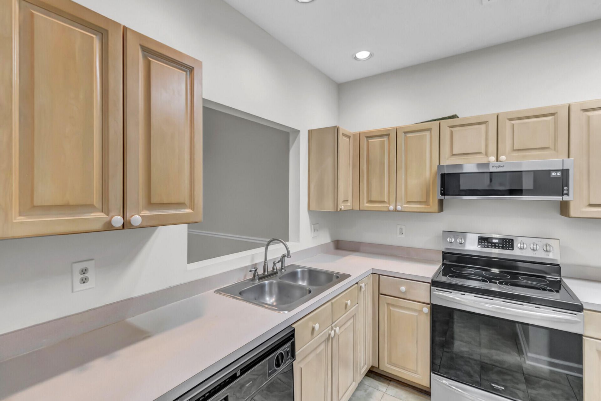 2455 Deer Ridge Lane Photo 8