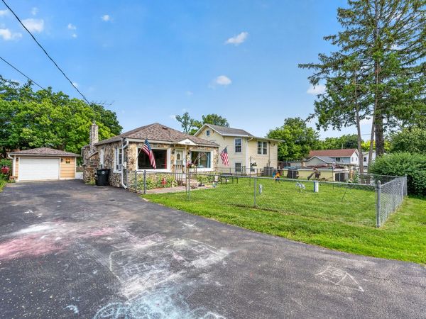 42329 N ELM Street , Antioch, IL 60002