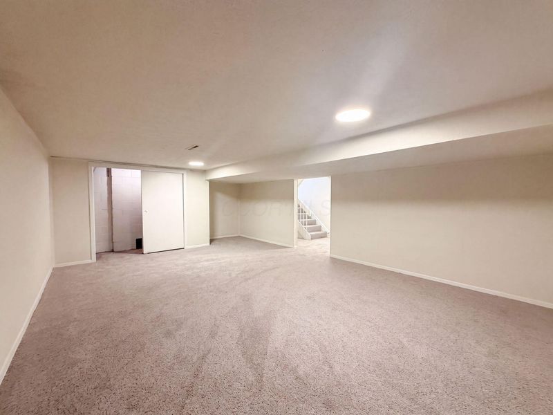 1677 Moravian Street , Unit 77, Columbus, OH 43220 Photo 20