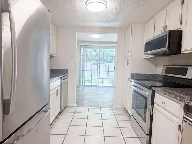 1677 Moravian Street , Unit 77, Columbus, OH 43220 Photo 6