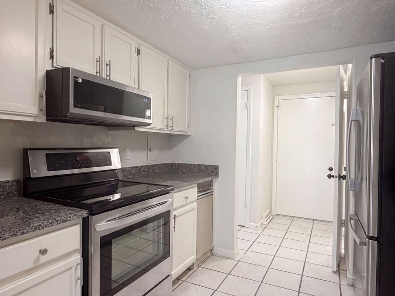 1677 Moravian Street , Unit 77, Columbus, OH 43220 Photo 7