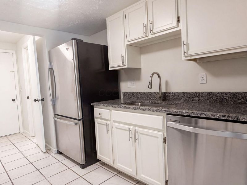 1677 Moravian Street , Unit 77, Columbus, OH 43220 Photo 8