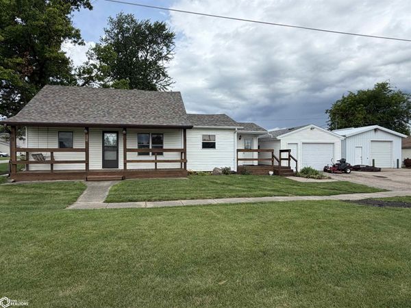 106 S Jeffrey Street, Le Grand, IA 50142