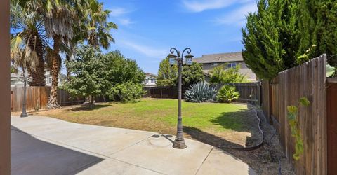 2700 Screech Owl Way, Sacramento, CA 95834 Photo
