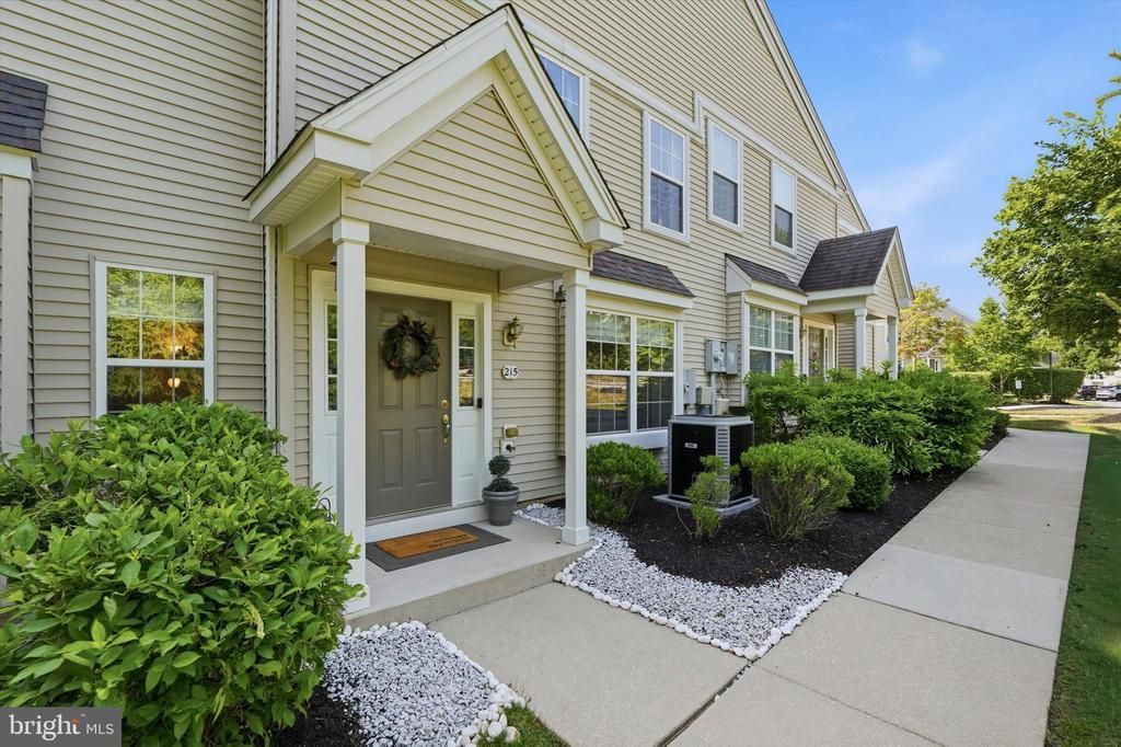 215 FLAGSTONE ROAD , CHESTER SPRINGS, PA 19425
