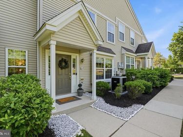 215 FLAGSTONE ROAD, Unit 1, CHESTER SPRINGS, PA 19425