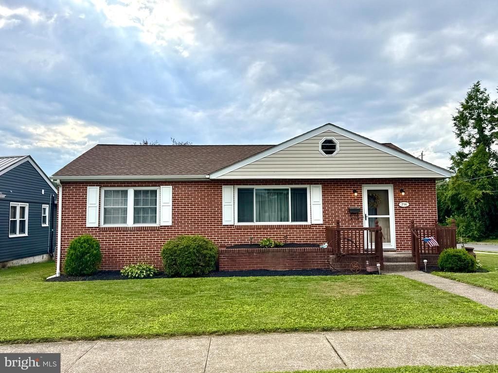 714 10th Street, Selinsgrove, PA 17870 Main Photo