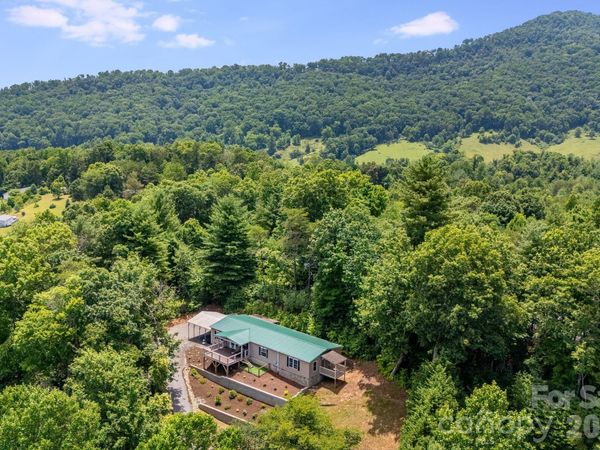 112 Reeves Road , Leicester, NC 28748