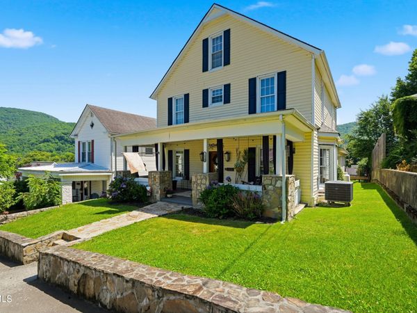 1015 Northwest Spruce Street, Norton, VA 24273