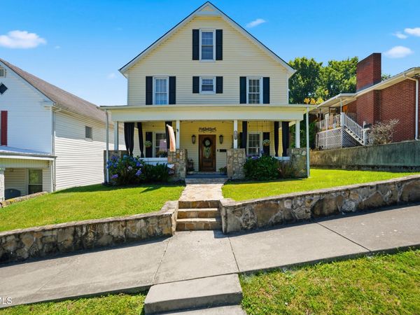1015 Northwest Spruce Street, Norton, VA 24273