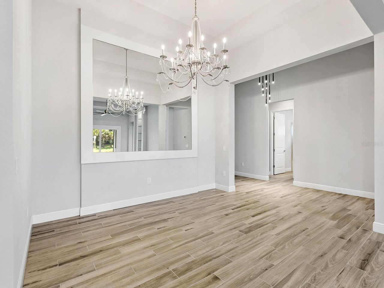 8282 Grande Shores Drive, Sarasota, FL 34240 Photo