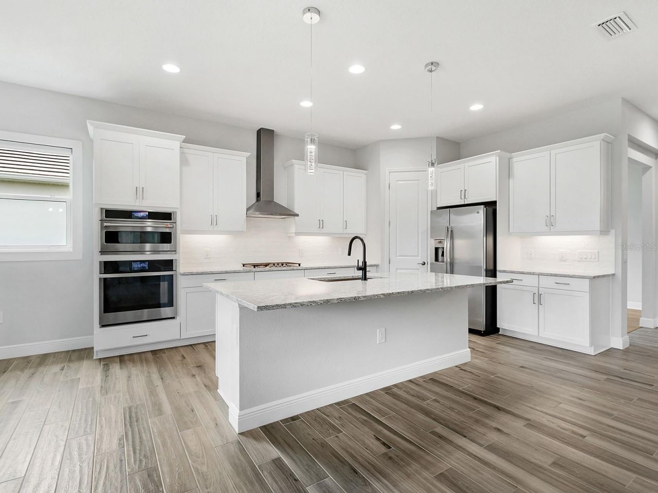 8282 Grande Shores Drive, Sarasota, FL 34240 Photo