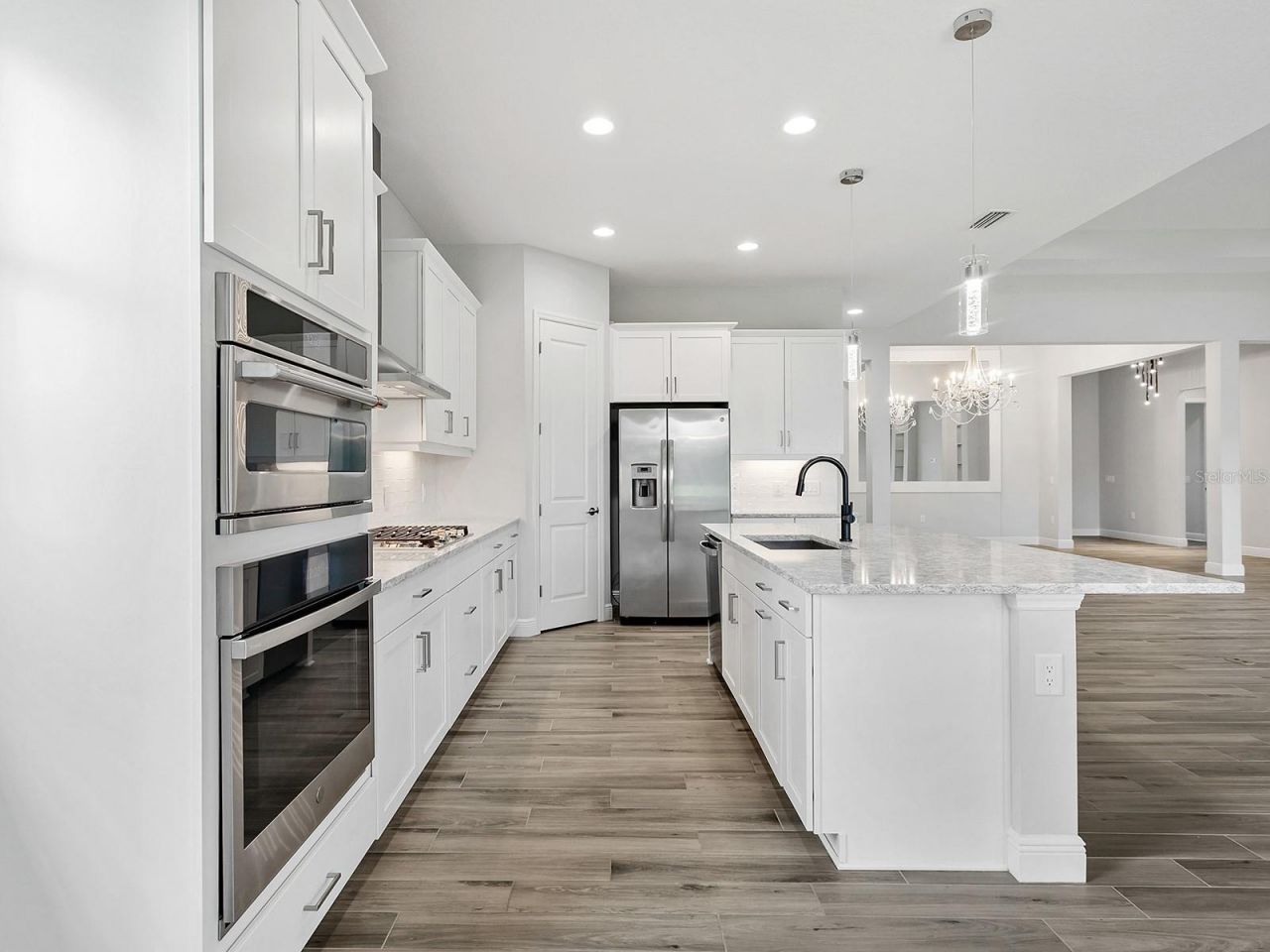 8282 Grande Shores Drive, Sarasota, FL 34240 Photo