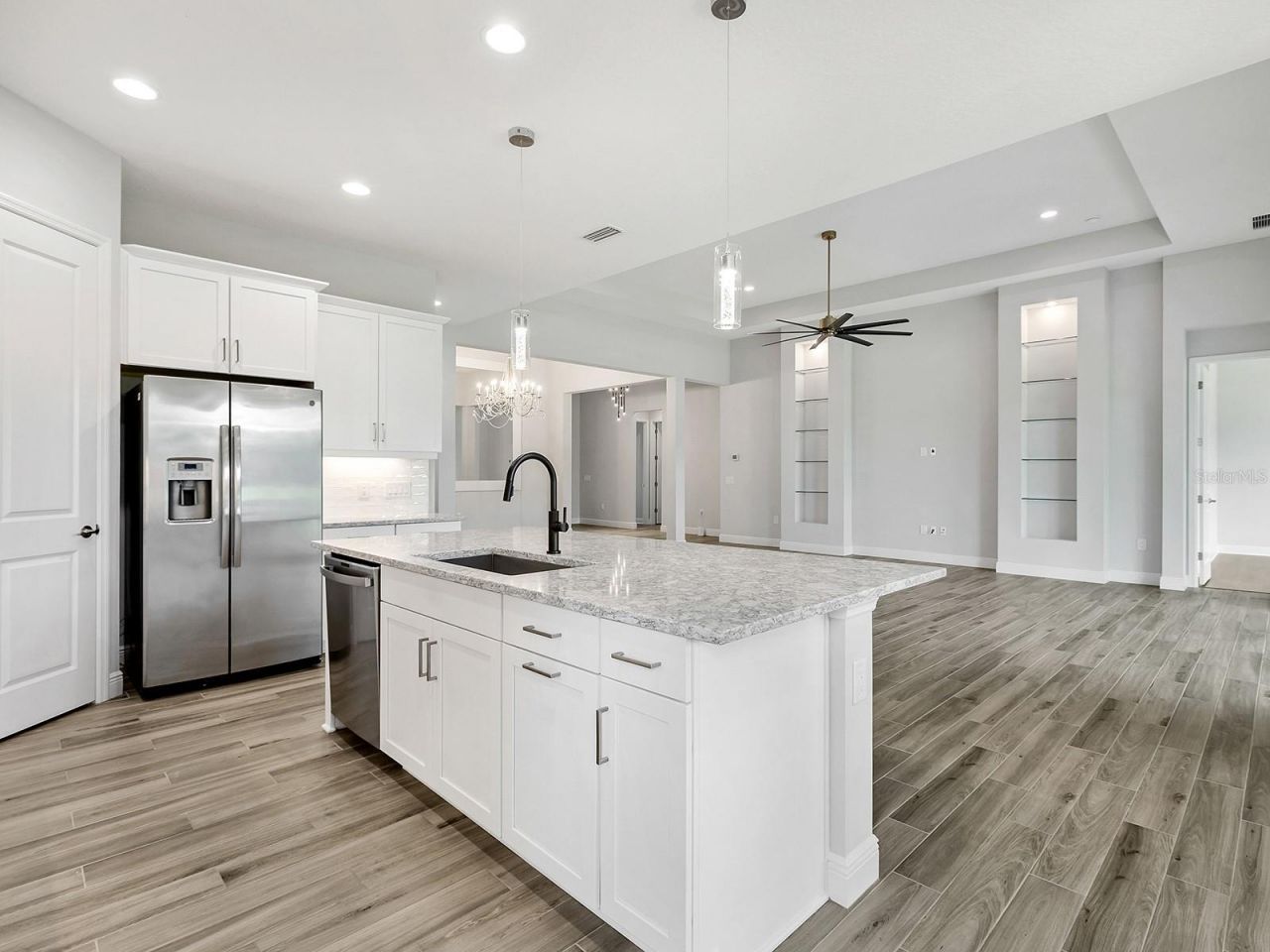 8282 Grande Shores Drive, Sarasota, FL 34240 Photo