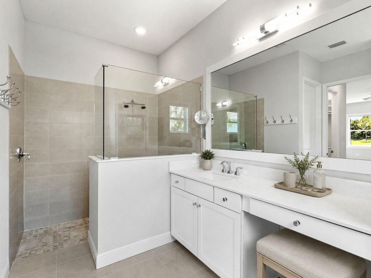 8282 Grande Shores Drive, Sarasota, FL 34240 Photo