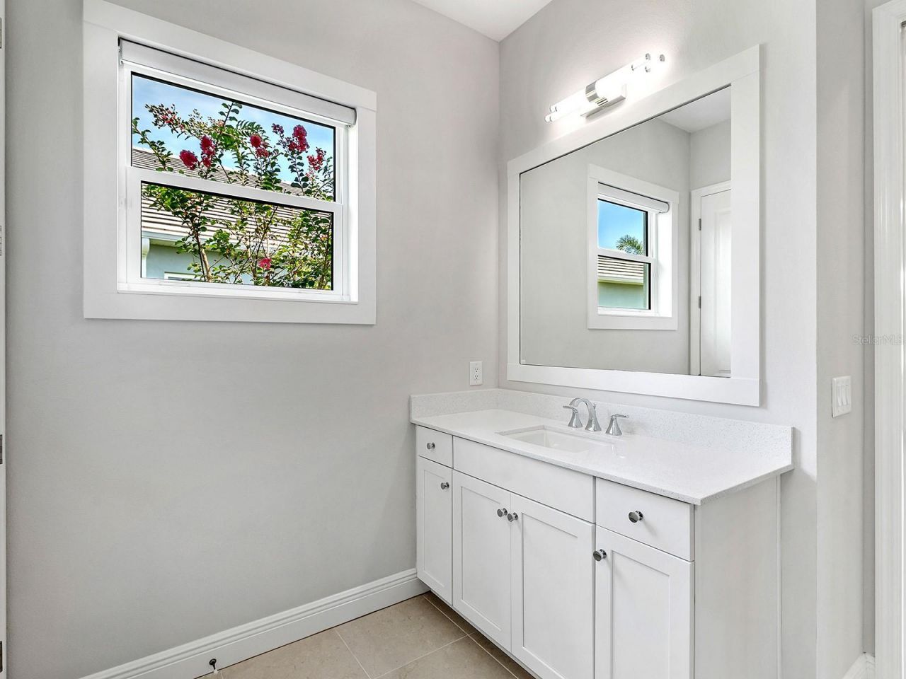 8282 Grande Shores Drive, Sarasota, FL 34240 Photo