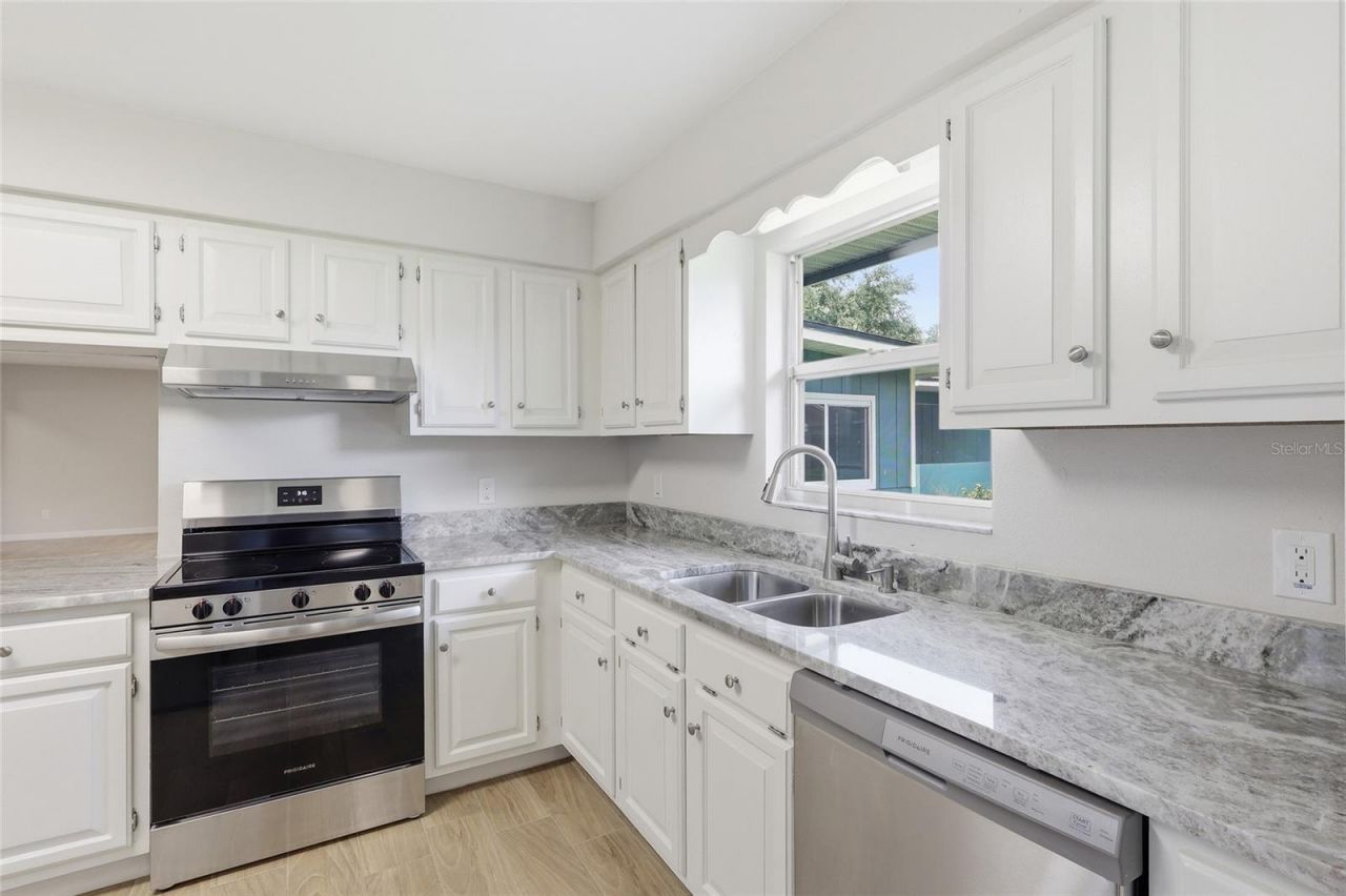 6028 Yarborough Lane, Lakeland, FL 33812 Photo