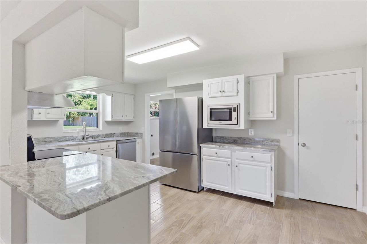 6028 Yarborough Lane, Lakeland, FL 33812 Photo