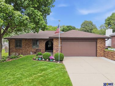6916 Bernese Boulevard, Lincoln, NE 68516