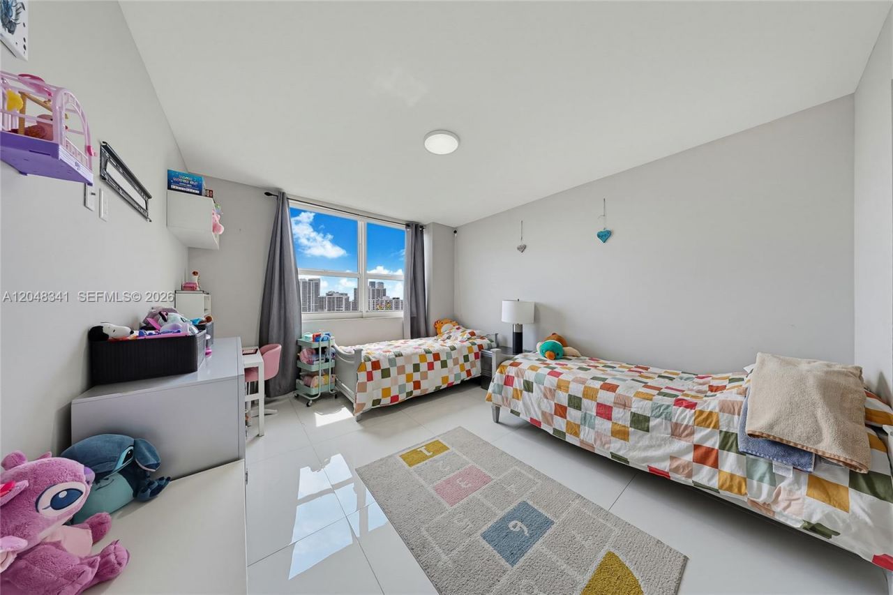 19501 W Country Club Dr , Unit 2014, Aventura, FL 33180 Photo