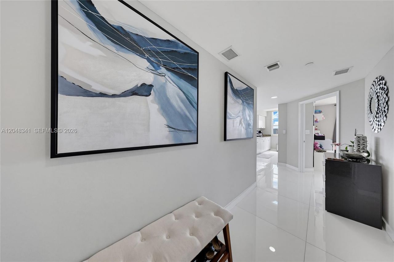 19501 W Country Club Dr , Unit 2014, Aventura, FL 33180 Photo
