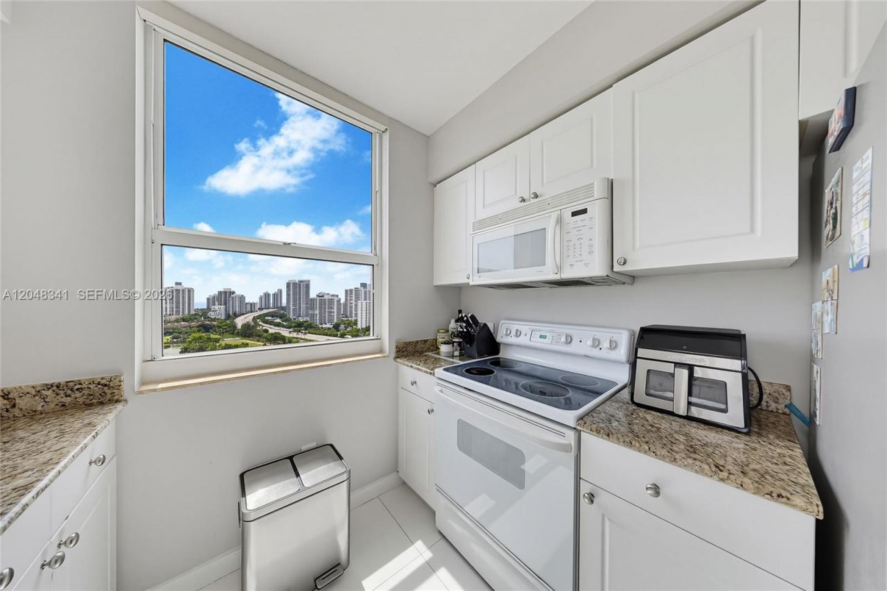 19501 W Country Club Dr , Unit 2014, Aventura, FL 33180 Photo