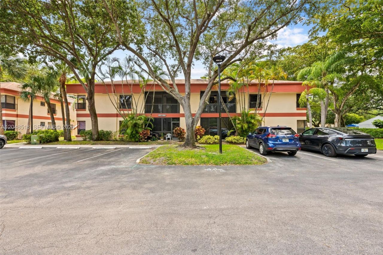 4105 S Carambola Cir S , Unit 2106, Coconut Creek, FL 33066 Photo