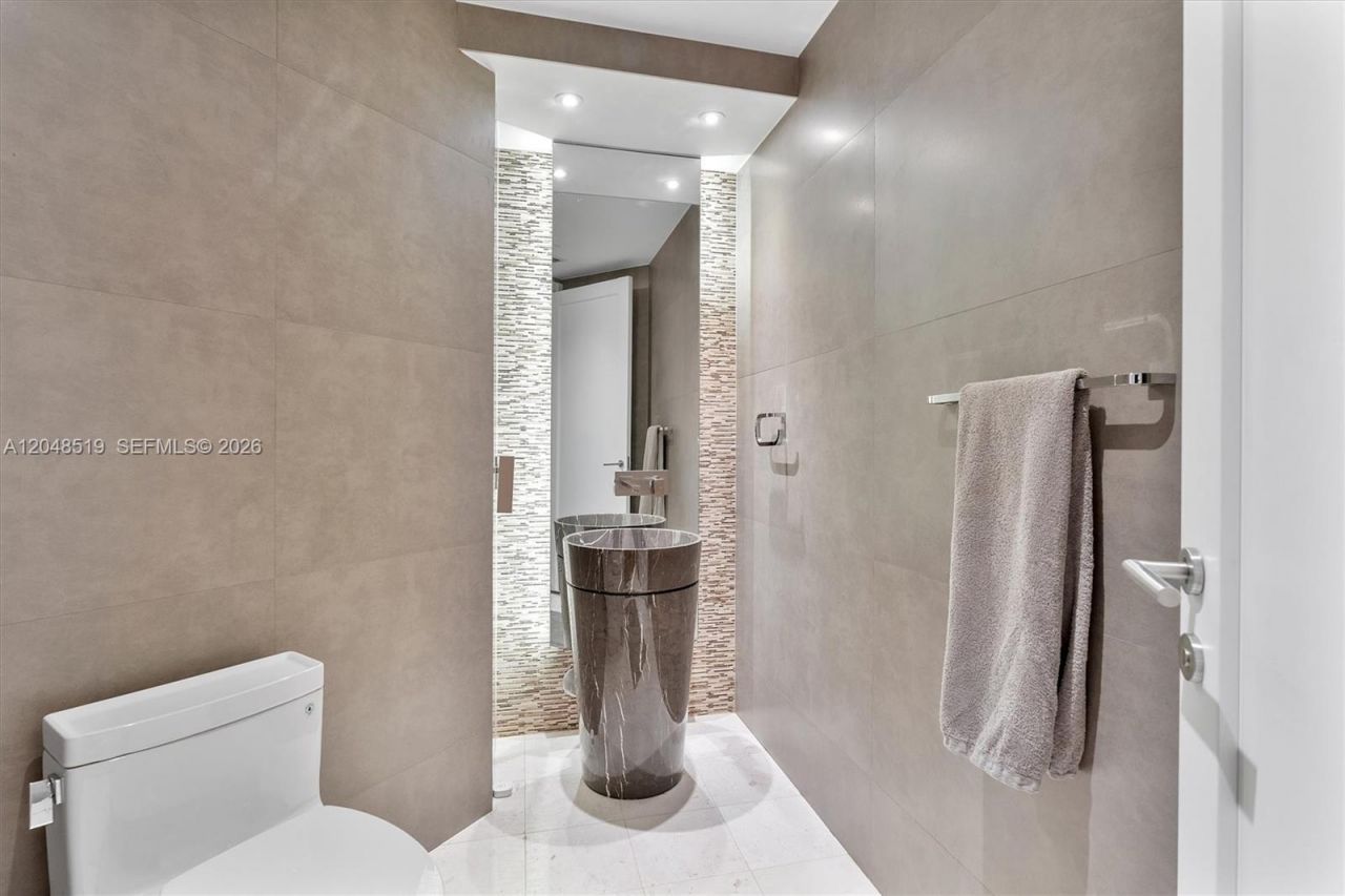 16051 Collins Ave , Unit 1102, Sunny Isles Beach, FL 33160 Photo