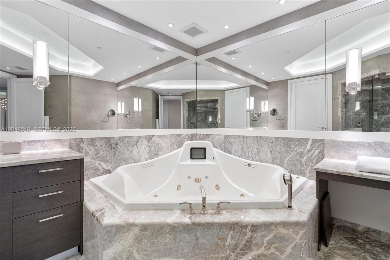 16051 Collins Ave , Unit 1102, Sunny Isles Beach, FL 33160 Photo