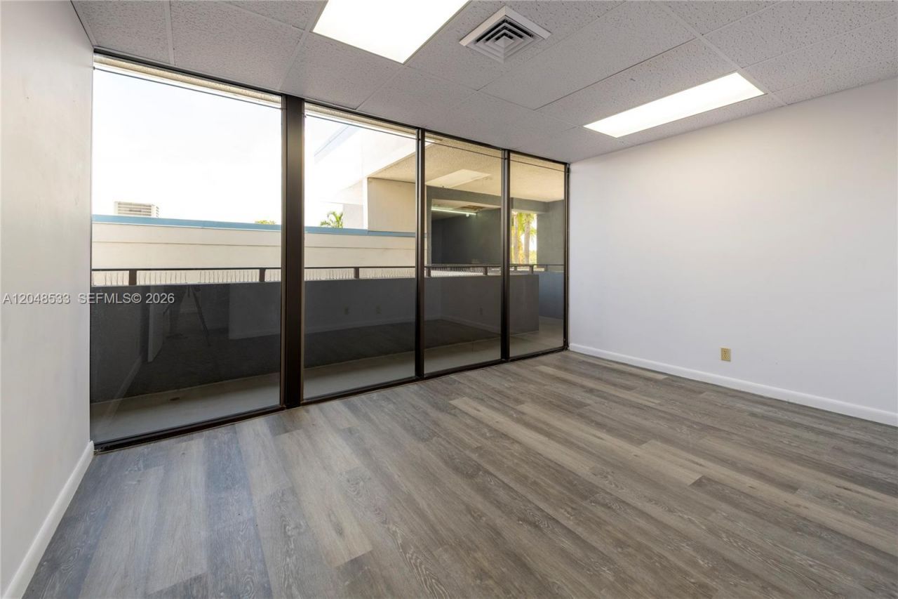 3801 N University Dr , Unit 320, Sunrise, FL 33351 Photo