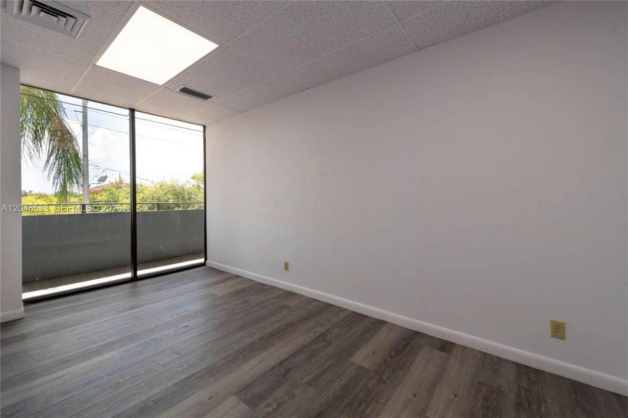 3801 N University Dr , Unit 320, Sunrise, FL 33351 Photo