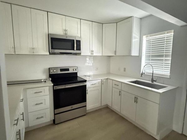605 Ixoria, Unit 4, Fort Pierce, FL 34982