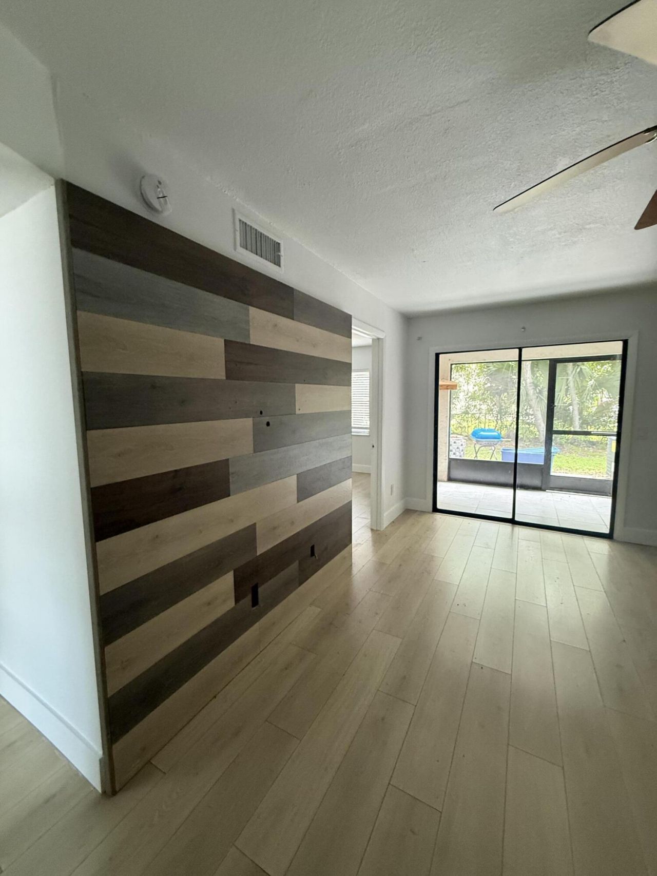 605 Ixoria, Unit 4, Fort Pierce, FL 34982 Photo