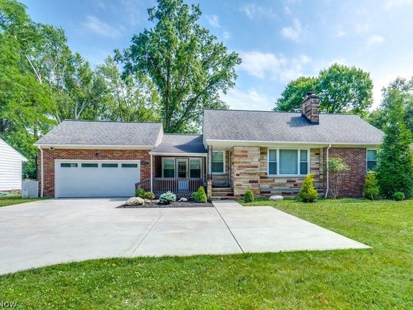 2031 W Pleasant Valley Road , Parma, OH 44134