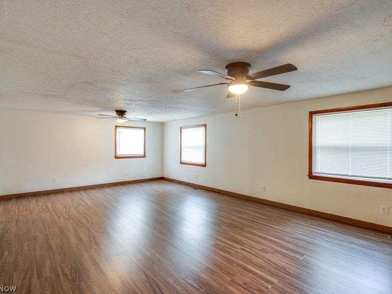 2031 W Pleasant Valley Road, Parma, OH 44134 Photo 8