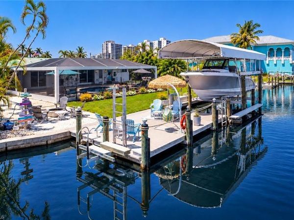 131 Egret ST, FORT MYERS BEACH, FL 33931