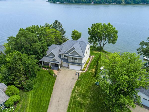 3396 Kings Point Road , Excelsior, MN 55331