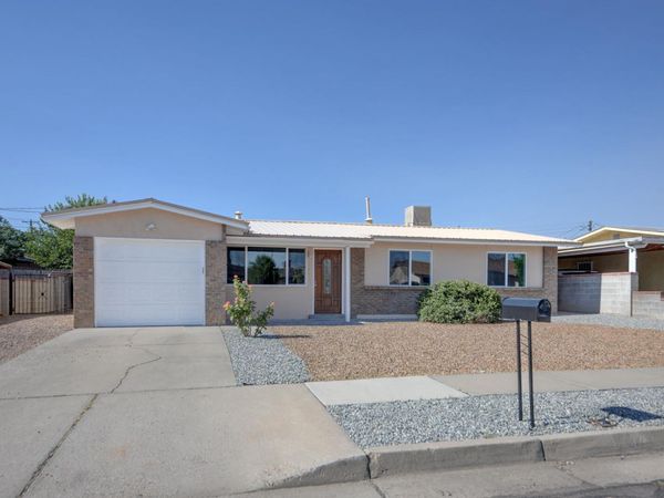 1444 Loma Hermosa Court NW, Albuquerque, NM 87105