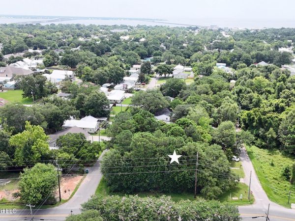 Demontluzin Avenue, Bay Saint Louis, MS 39520