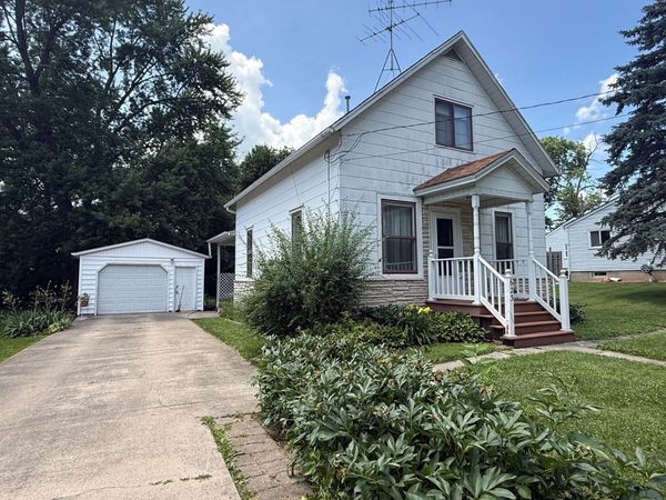 623 Sterling Avenue , Dixon, IL 61021