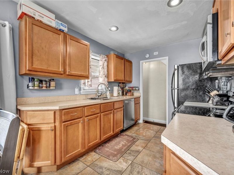 3001 Walbrook Avenue, Cleveland, OH 44109 Photo 14
