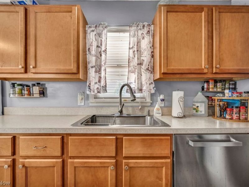 3001 Walbrook Avenue, Cleveland, OH 44109 Photo 17