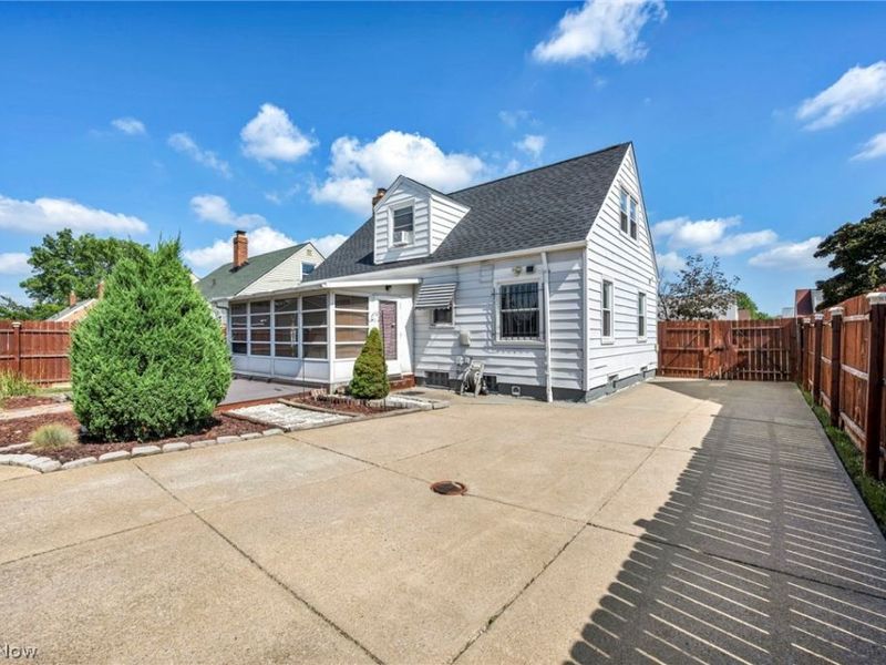 3001 Walbrook Avenue, Cleveland, OH 44109 Photo 34