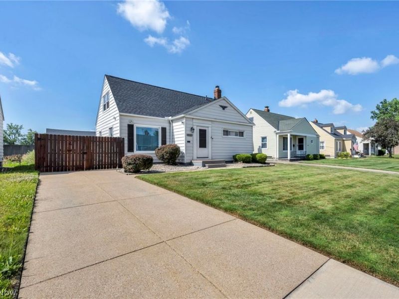 3001 Walbrook Avenue, Cleveland, OH 44109 Photo 4