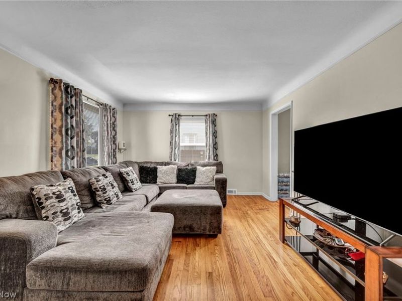 3001 Walbrook Avenue, Cleveland, OH 44109 Photo 8