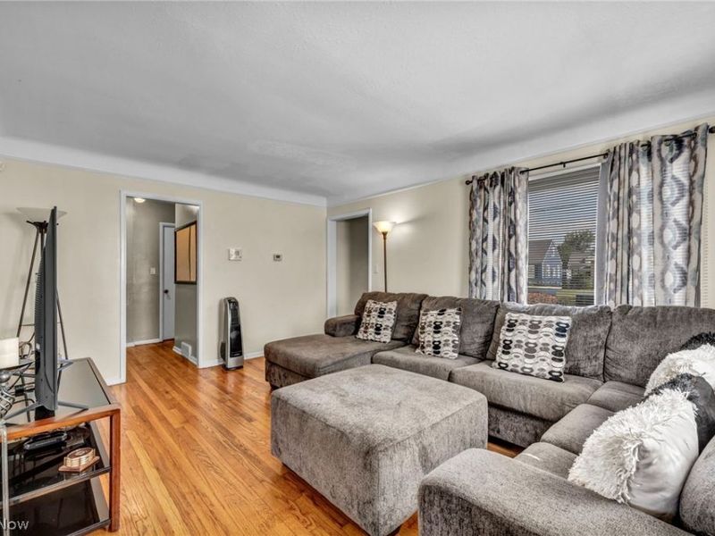 3001 Walbrook Avenue, Cleveland, OH 44109 Photo 9